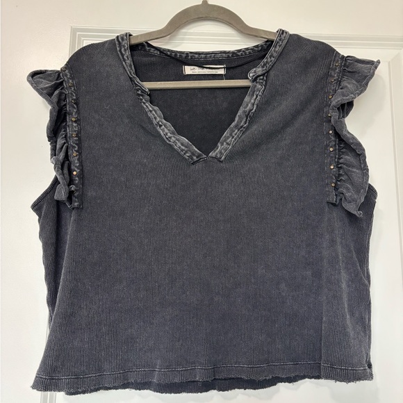 We The Free Tops - We The Free dark gray,washed ruffle details on the sleeves v neckline size small